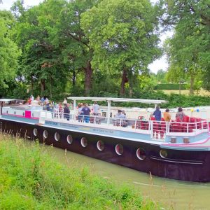 Le Surcouf barge